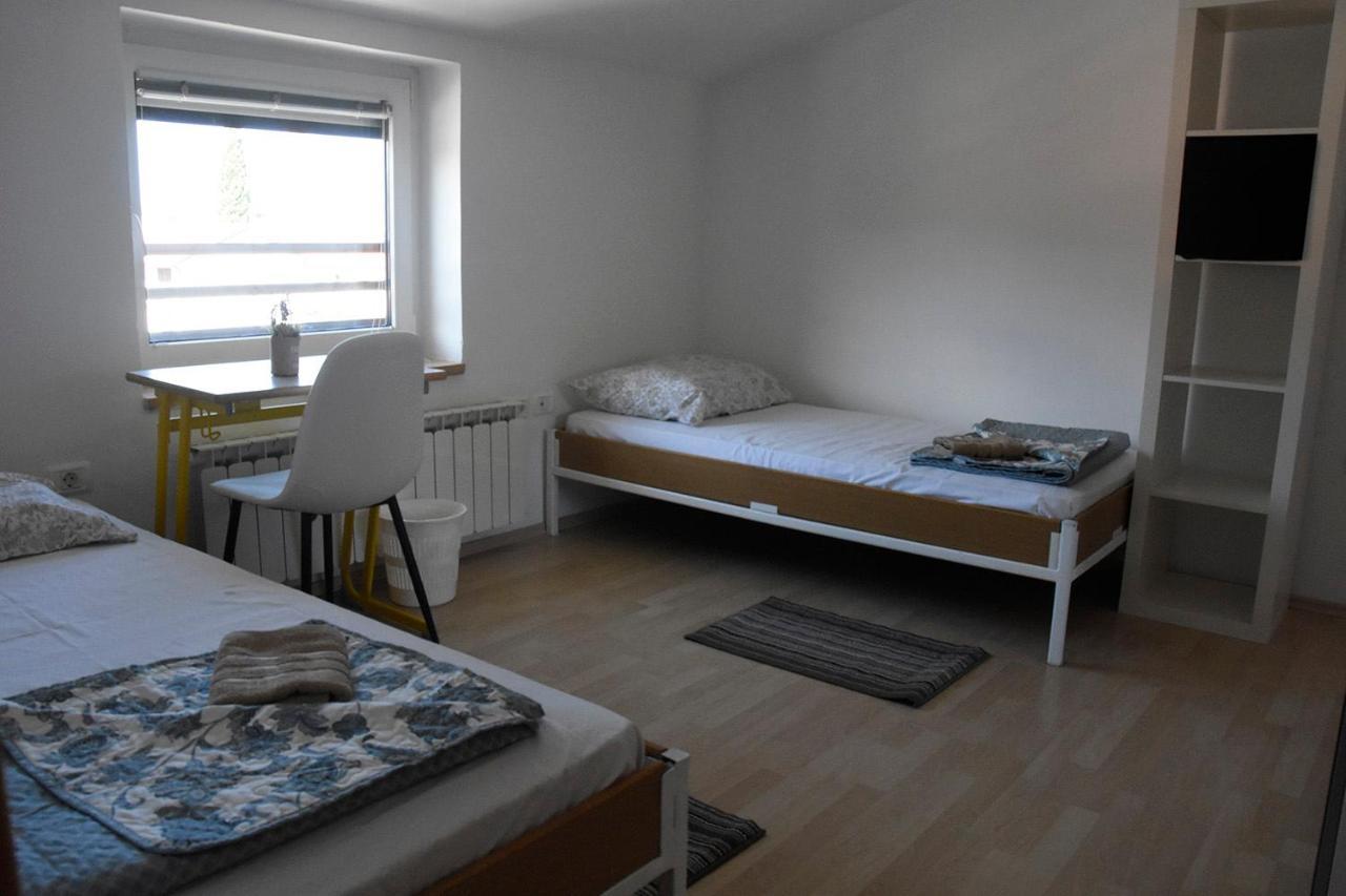 Rooms Busija Изола Екстериор снимка