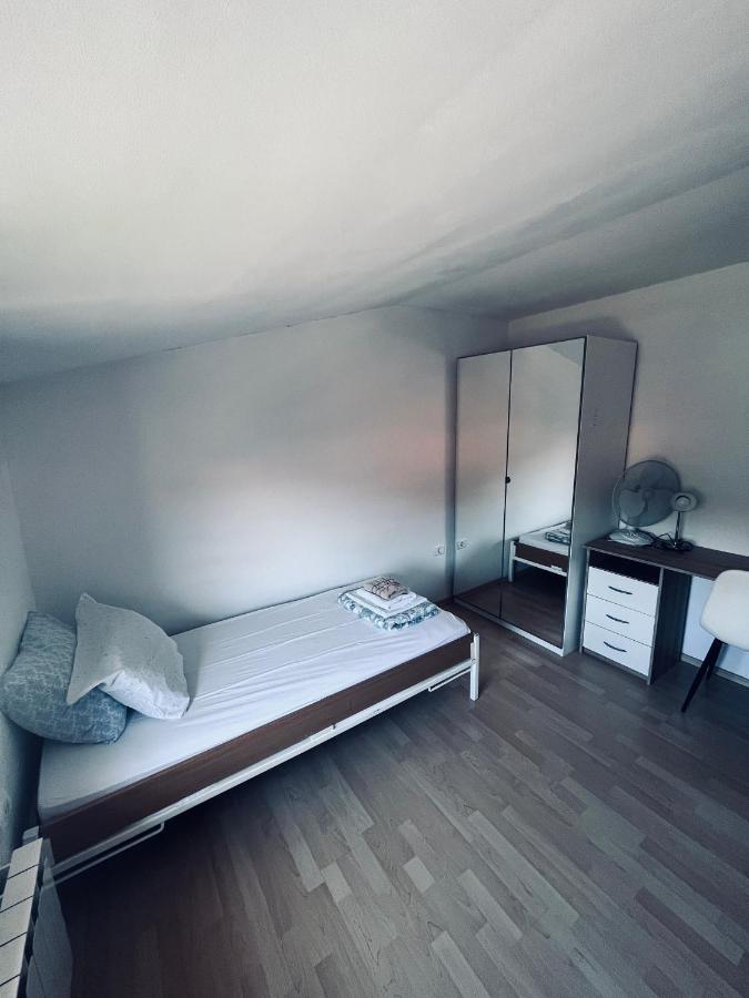 Rooms Busija Изола Екстериор снимка